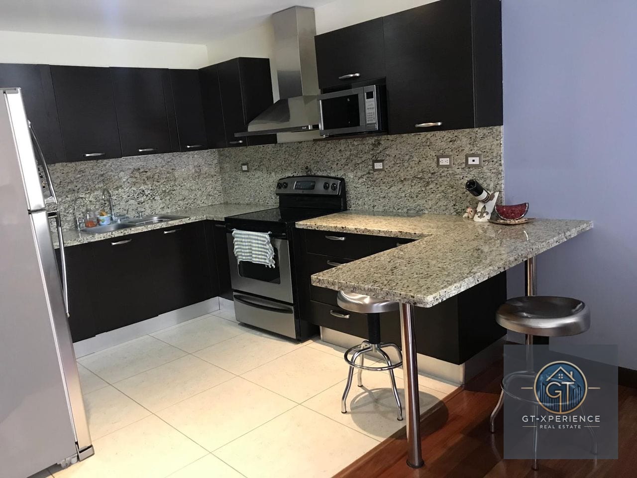 Apartamento en renta en Edificio en zona 15, VHI — Apartamento en Alquiler en Zona 15, Guatemala, Ciudad — foto 1 de 8