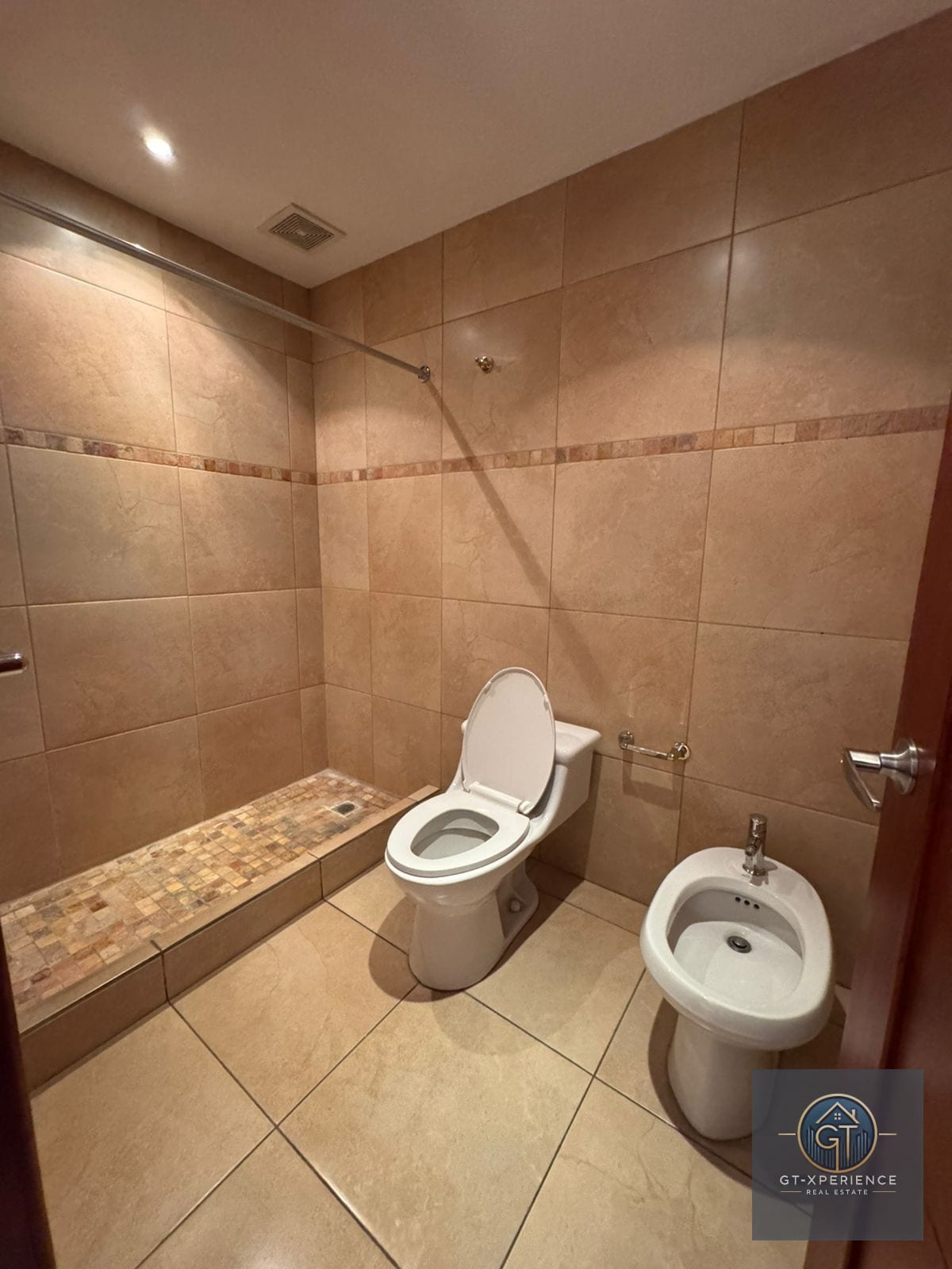 Lindo y amplio apartamento en edificio Aria, zona 10 — Apartamento en Alquiler en Aria, Zona 10, Guatemala, Ciudad — foto 11 de 12