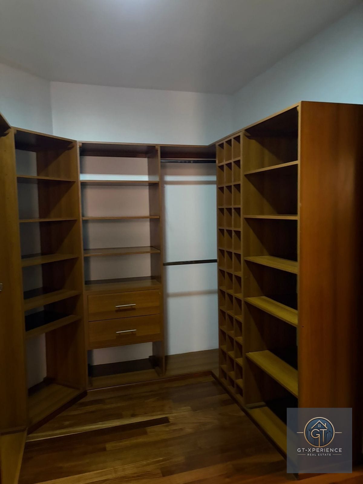 Lindo y amplio apartamento en Zona 10 — Apartamento en Alquiler en Zona 10, Guatemala, Ciudad — foto 13 de 13
