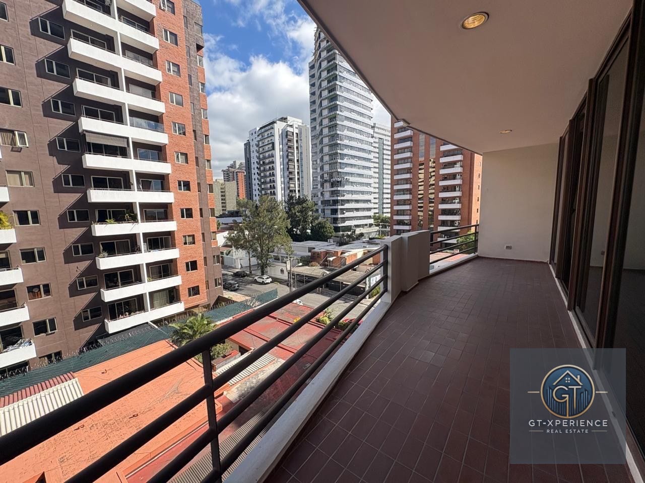Lindo y amplio apartamento en zona 14 — Apartamento en Alquiler en Zona 14, Guatemala, Ciudad — foto 4 de 7