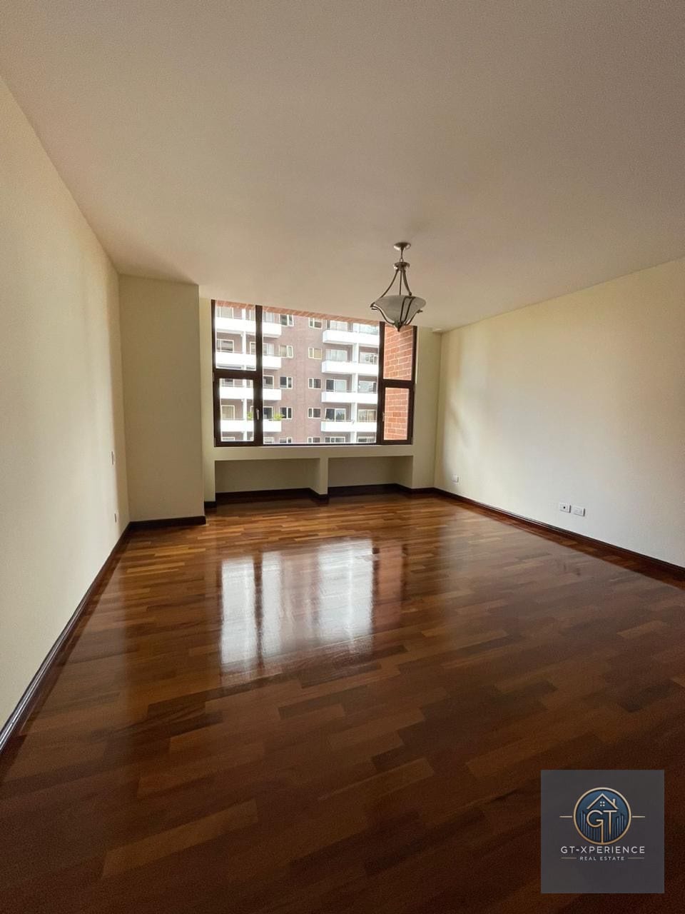 Lindo y amplio apartamento en zona 14 — Apartamento en Alquiler en Zona 14, Guatemala, Ciudad — foto 5 de 7