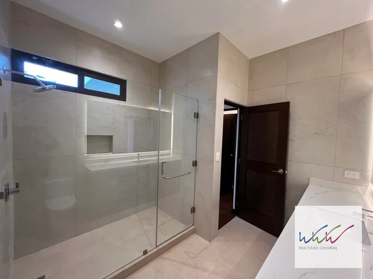 Vendo amplia casa para estrenar en Oakland, zona 10 — Casa en Venta en Oakland I, Zona 10, Guatemala, Ciudad — foto 13 de 14