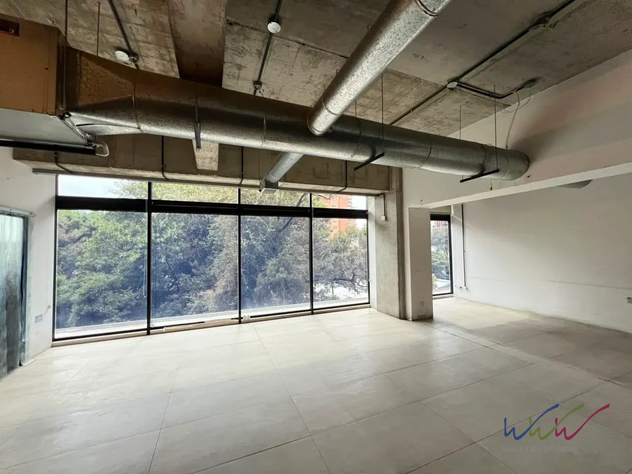 Vendo Oficina Edificio Design Center, zona 10 — Oficina en Venta en Design Center, Zona 10, Guatemala, Ciudad — foto 3 de 10