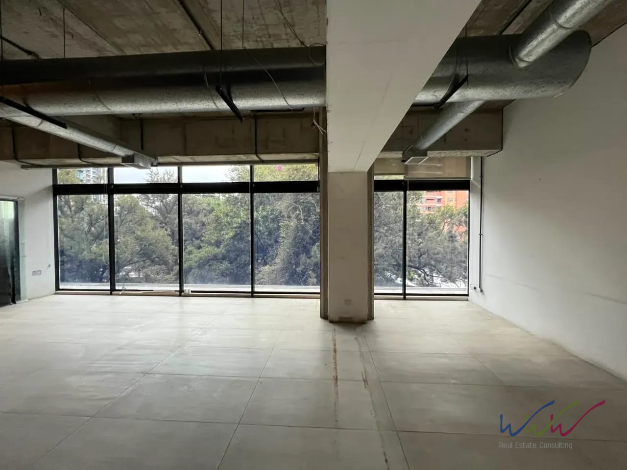 Vendo Oficina Edificio Design Center, zona 10 — Oficina en Venta en Design Center, Zona 10, Guatemala, Ciudad — foto 4 de 10