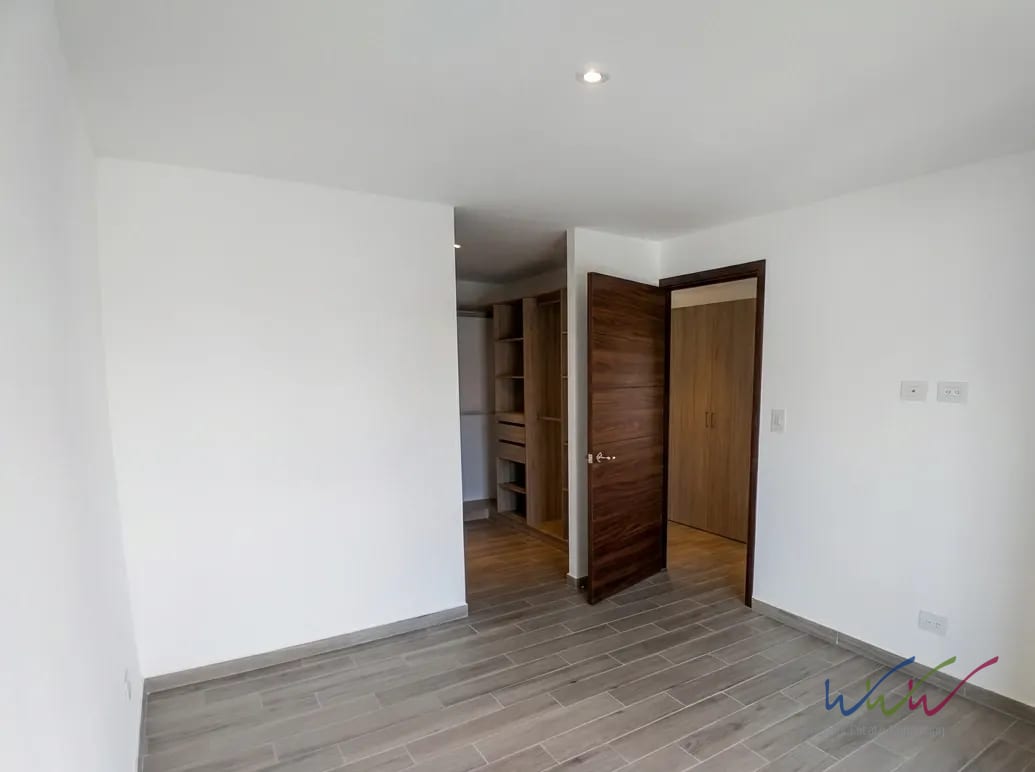 Rento apartamento en Parque 10, Zona 10 — Apartamento en Alquiler en Zona 10, Guatemala, Ciudad — foto 4 de 11