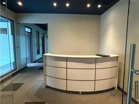 Rento amplia oficina de 255 m2 en Centro Corporativo Los Próceres — Oficina en Alquiler en 13-50, Zona 10, Guatemala, Ciudad — foto 1 de 8