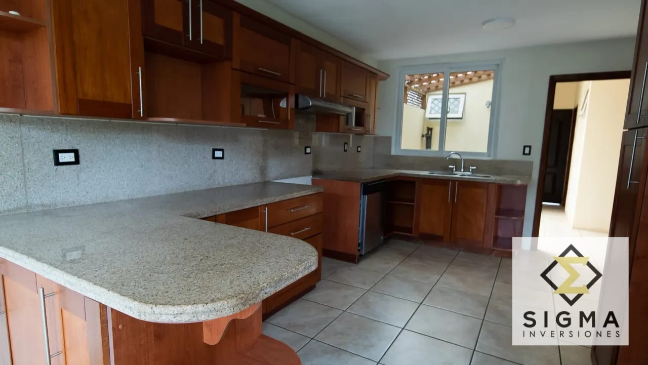 Casa en venta Fraijanes km 21.5, 5 hab, alquilada con ingreso — Casa en Venta en Villas de Entreverdes, Carretera a El Salvador, Guatemala, Ciudad — foto 5 de 17
