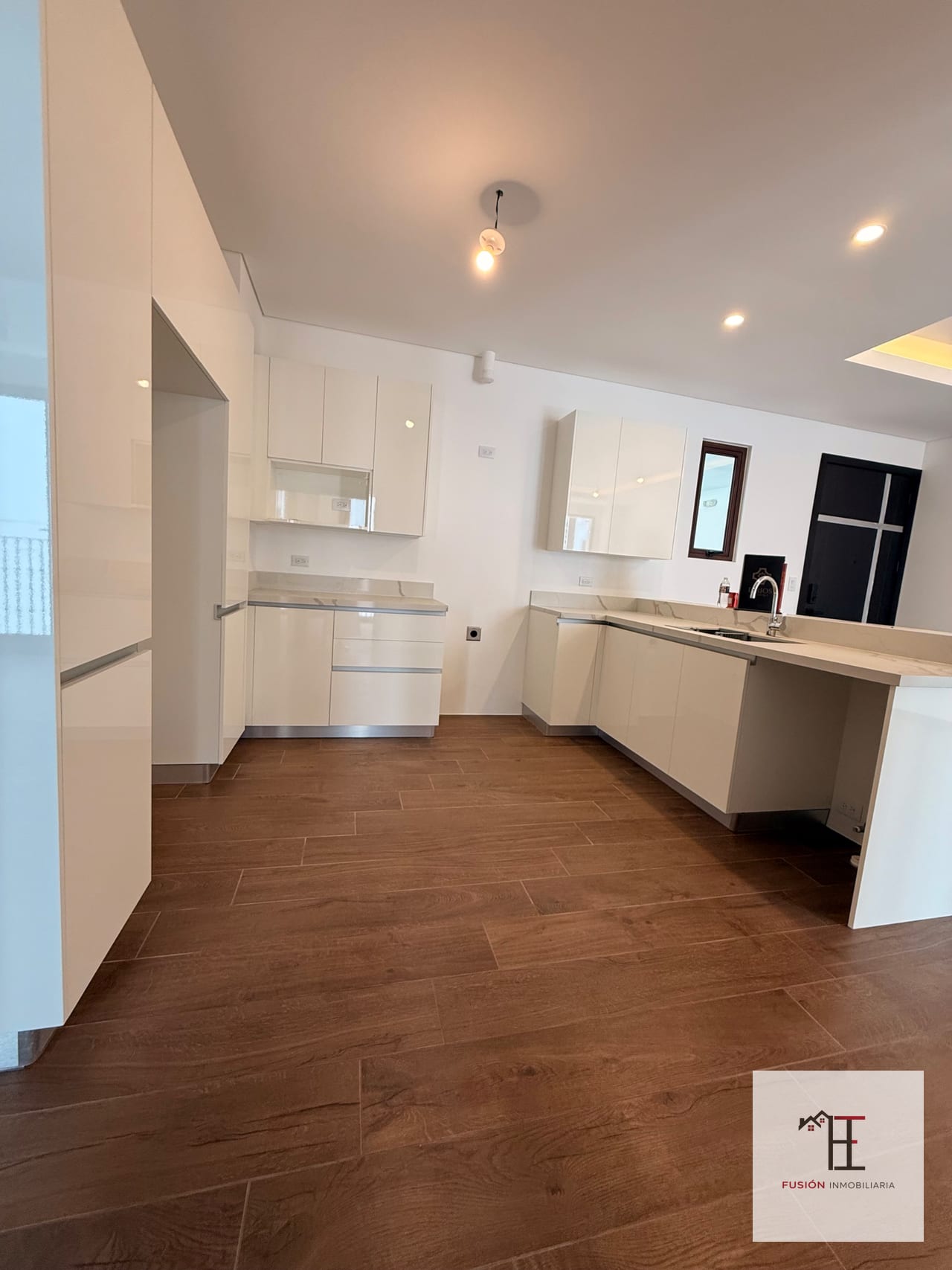 Vendo lindo apartamento para estrenar en Cayala, Lirios 4 zona 16 — Apartamento en Venta en Ciudad Cayalá, Zona 16, Guatemala, Ciudad — foto 6 de 9