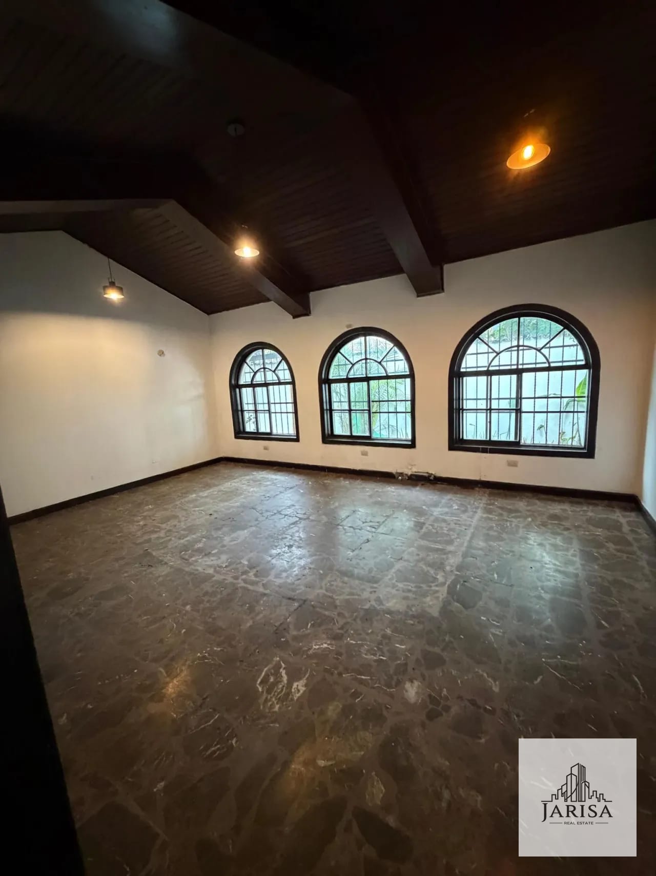 Casa Comercial en Renta — Casa en Alquiler en Zona 10, Guatemala, Ciudad — foto 2 de 10
