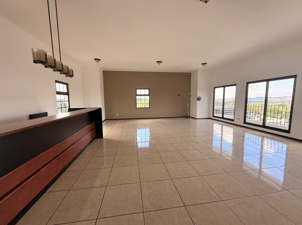 Apartamento en Excelente Ubicación Renta Zona 10 — Apartamento en Alquiler en Zona 10, Guatemala, Ciudad — foto 6 de 6
