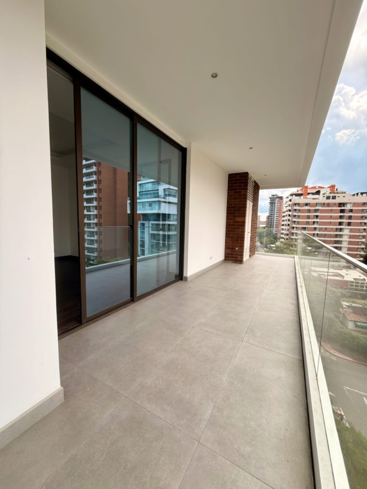 Moderno Apartamento en Renta/venta Zona 14 — Apartamento en Alquiler en Zona 14, Guatemala, Ciudad — foto 10 de 17