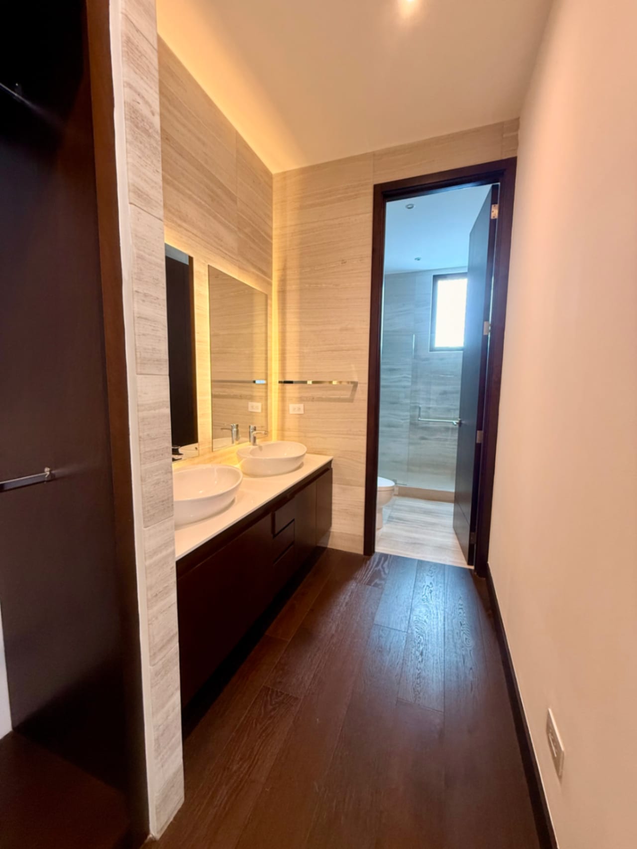 Moderno Apartamento en Renta/venta Zona 14 — Apartamento en Alquiler en Zona 14, Guatemala, Ciudad — foto 13 de 17
