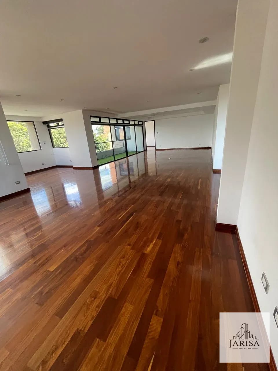 Amplio y Exclusivo Apartamento en Zona 14 — Apartamento en Venta en Zona 14, Guatemala, Ciudad — foto 3 de 12