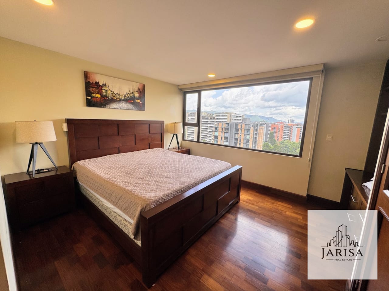 Grande Apto en Alquiler Amueblado Zona 10 — Apartamento en Alquiler en Zona 10, Guatemala, Ciudad — foto 8 de 17