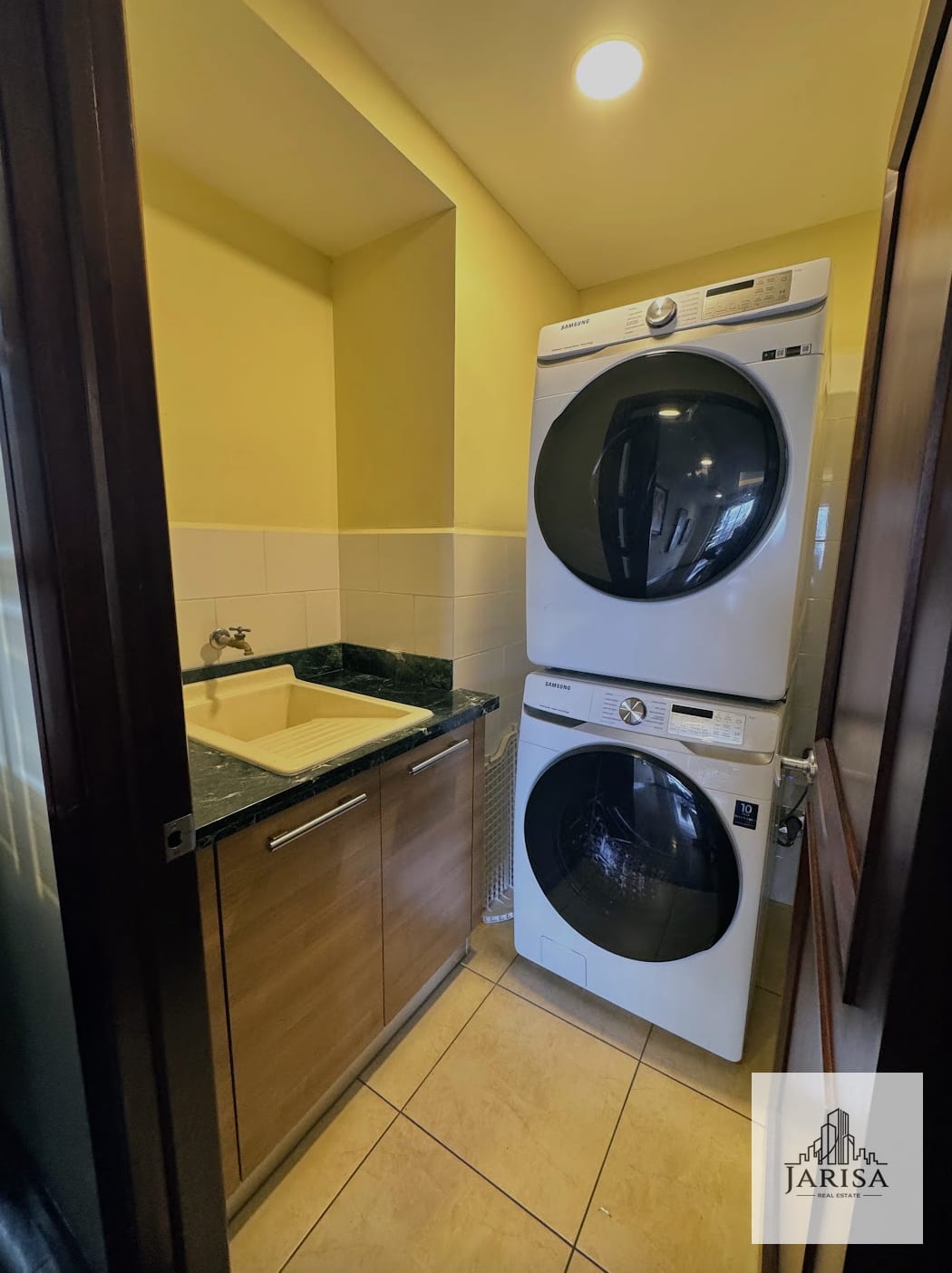 Grande Apto en Alquiler Amueblado Zona 10 — Apartamento en Alquiler en Zona 10, Guatemala, Ciudad — foto 6 de 17