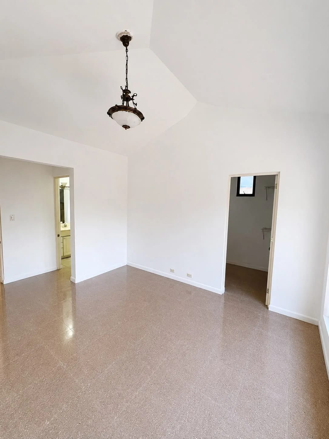 Linda Casa en Renta Elgin — Casa en Alquiler en Elgin, Zona 13, Guatemala, Ciudad — foto 2 de 12