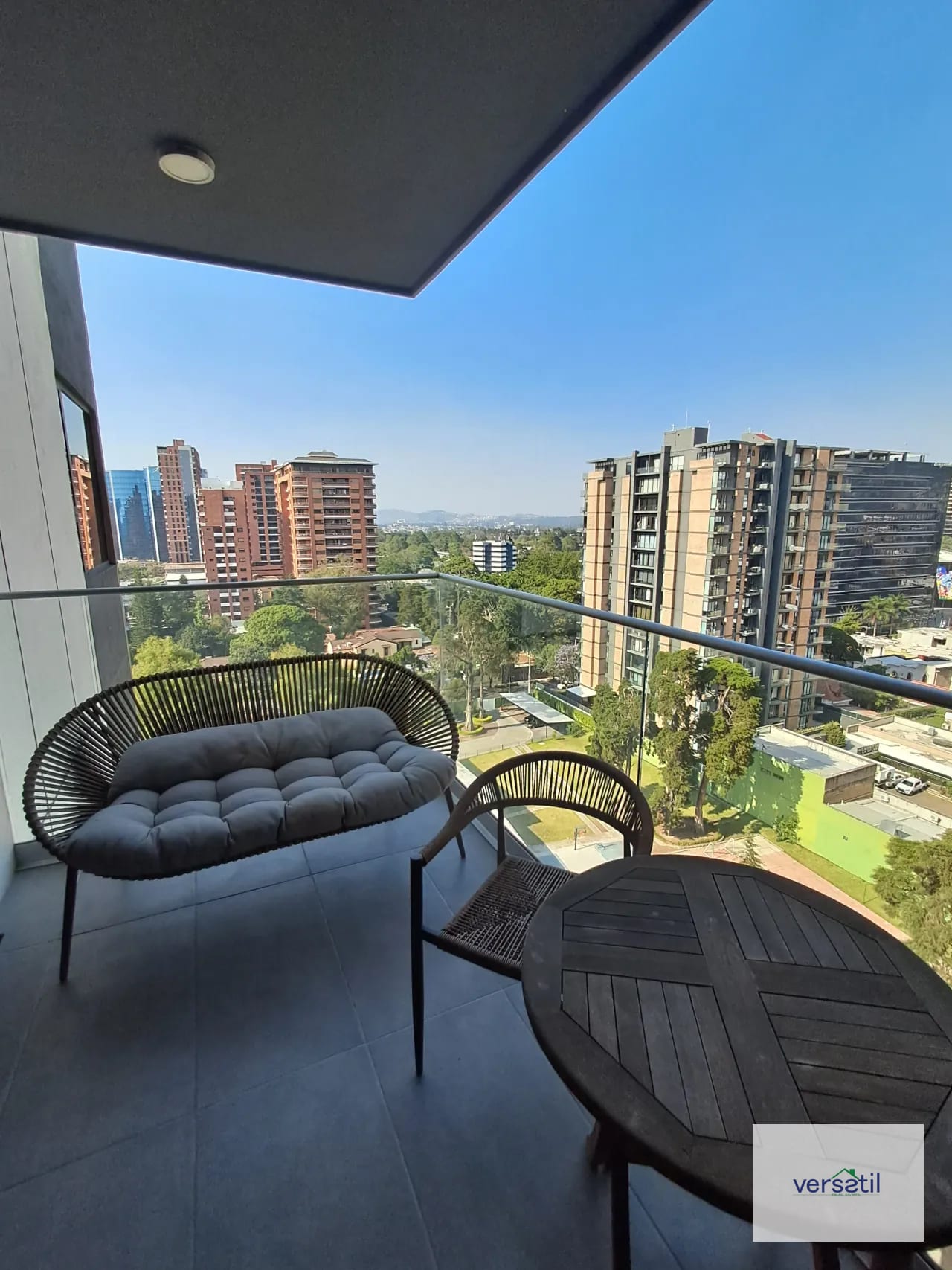 Hermoso y moderno Apartamento en Venta. VASANTA. zona 10 — Apartamento en Venta en Vasanta, Zona 10, Guatemala, Ciudad — foto 1 de 17