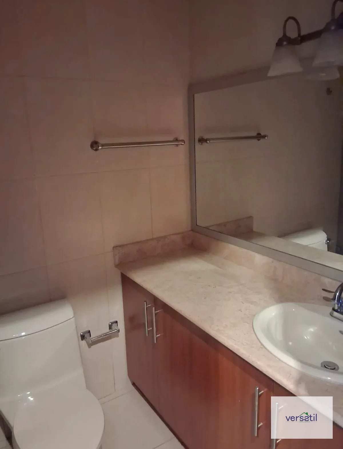 Lindo y amplio Apartamento en alquiler 3 habitaciones — Apartamento en Alquiler en Jardines del Acueducto, Zona 10, Guatemala, Ciudad — foto 6 de 11