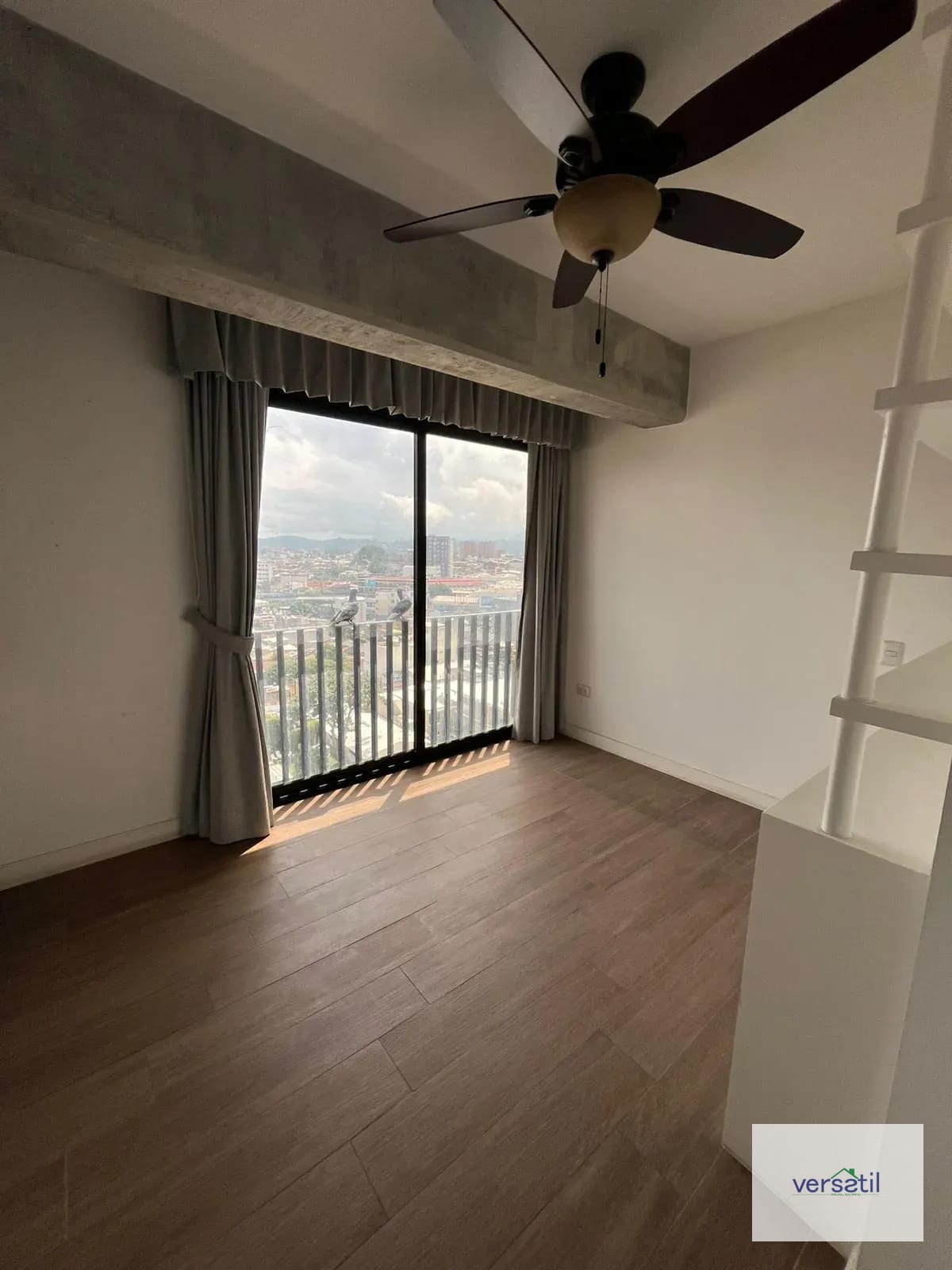 Bello Apartamento en Venta/ Con Inquilino — Apartamento en Venta en Granat, Zona 4, Guatemala, Ciudad — foto 3 de 13
