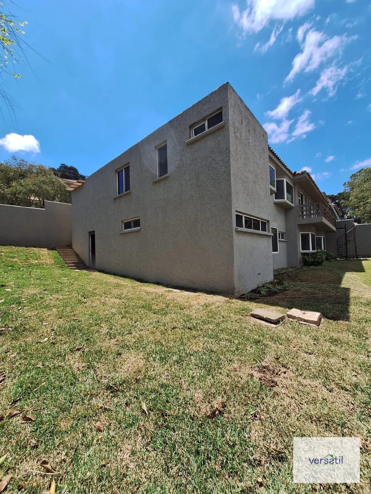 Hermosa casa de 4 habitaciones y gran Jardín !!! Alquiler — Casa en Alquiler en Villas del Campo, Carretera a El Salvador, Guatemala, Ciudad — foto 8 de 12