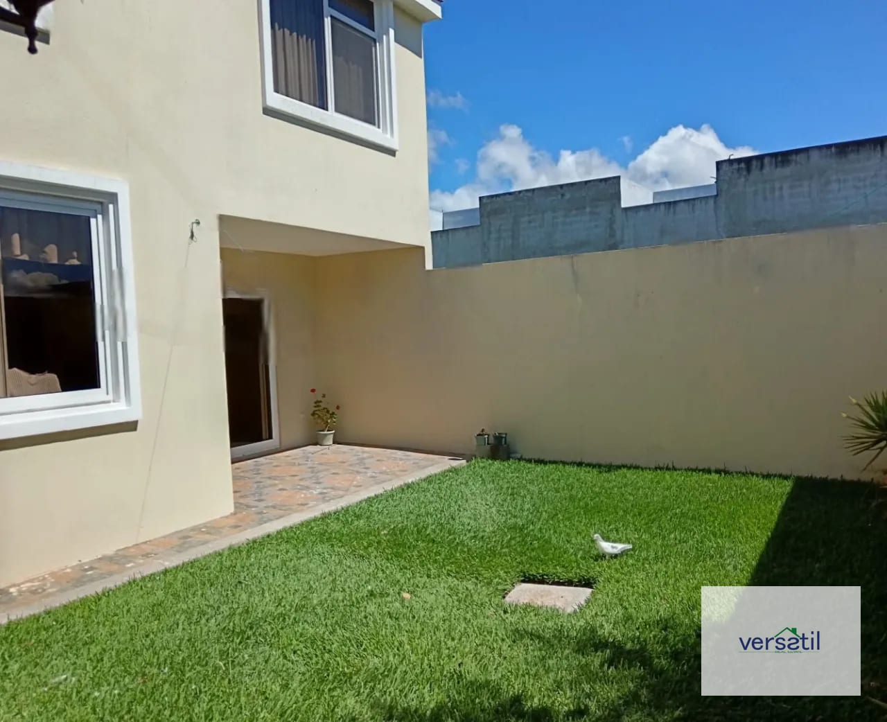 Bonita casa en venta Los MANANTIALES — Casa en Venta en Los Manantiales, Carretera a El Salvador, Guatemala, Ciudad — foto 1 de 10