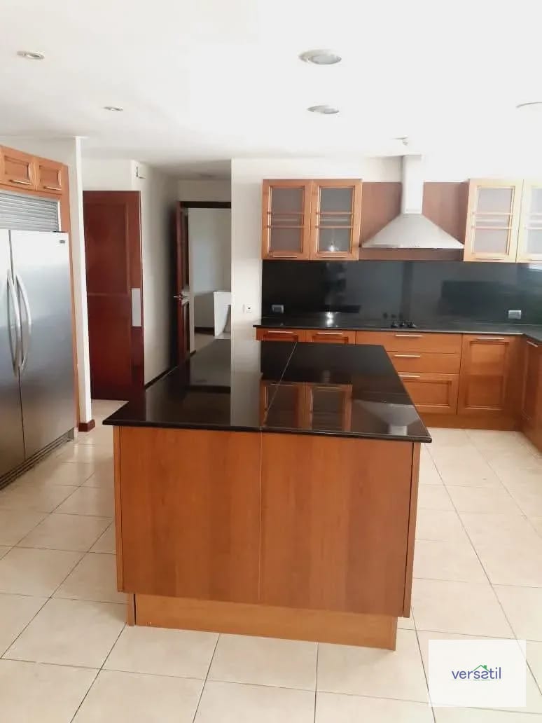 Espectacular Apartamento en Alquiler TIFFANY II zona 10 — Apartamento en Alquiler en Tiffany II, Zona 10, Guatemala, Ciudad — foto 10 de 14