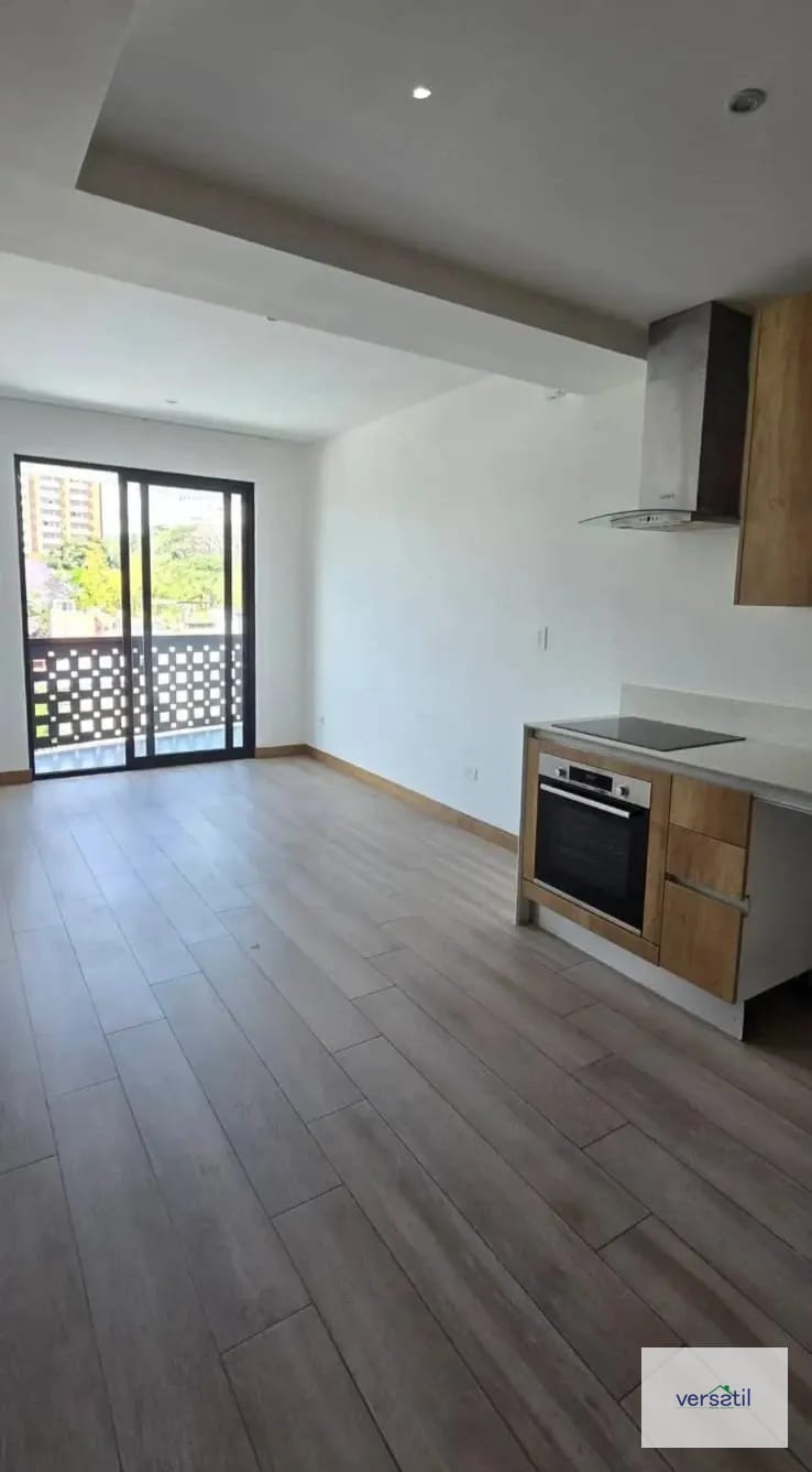 Sala Comedor — Lindo y Moderno apartamento AOKI z.14 — Apartamento en Alquiler en Zona 14, Guatemala, Ciudad — foto 12 de 16