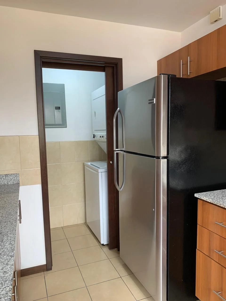 Apto en renta en zona 14!! — Apartamento en Alquiler en Zona 14, Guatemala, Ciudad — foto 2 de 9