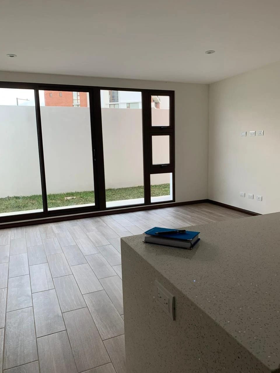 Apto en venta en zona 16 — Apartamento en Venta en Zona 16, Guatemala, Ciudad — foto 1 de 6