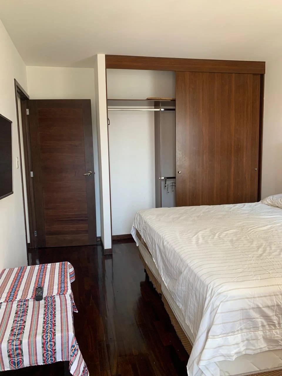 Apto en renta en zona 14 — Apartamento en Alquiler en Zona 14, Guatemala, Ciudad — foto 3 de 8