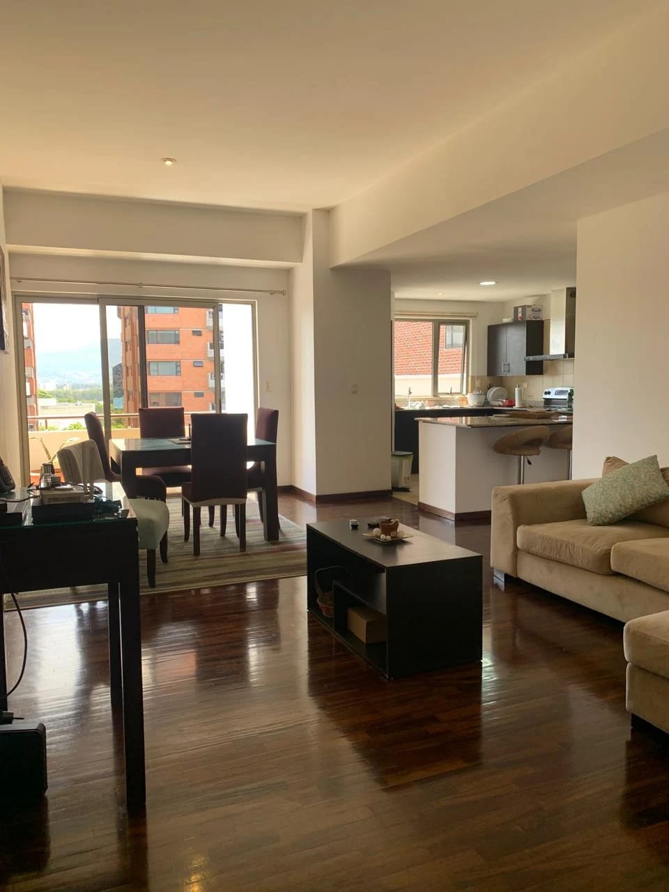 Apto en renta en zona 14 — Apartamento en Alquiler en Zona 14, Guatemala, Ciudad — foto 2 de 8