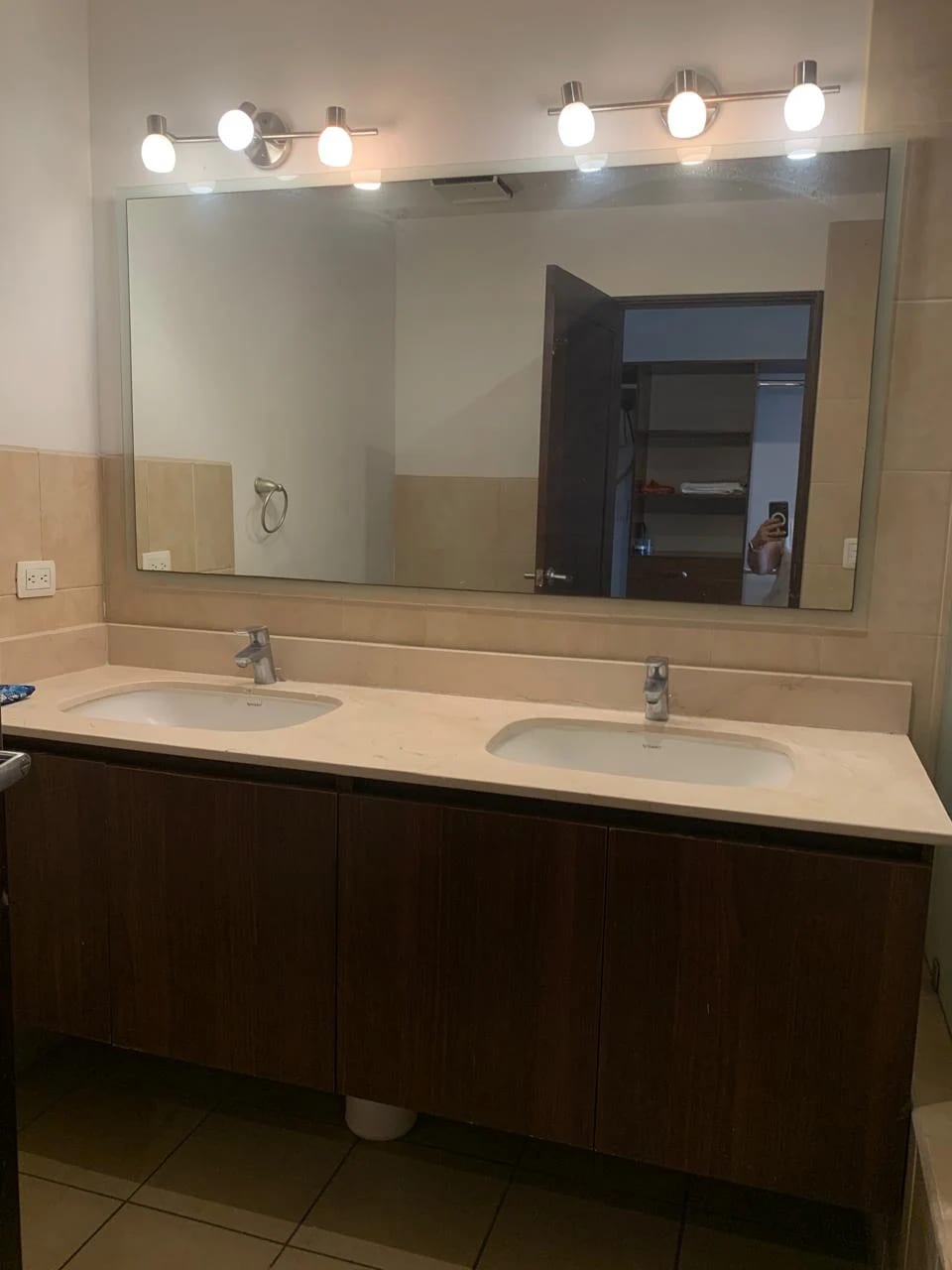 Apto en renta en zona 14 — Apartamento en Alquiler en Zona 14, Guatemala, Ciudad — foto 5 de 8