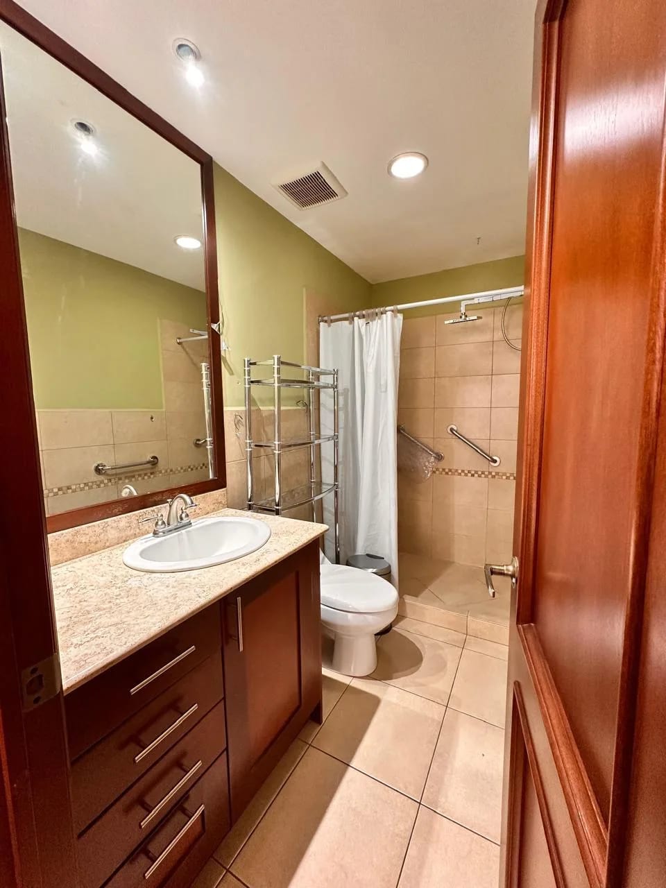 Apto en renta en zona 15 — Apartamento en Alquiler en Zona 15, Guatemala, Ciudad — foto 11 de 12