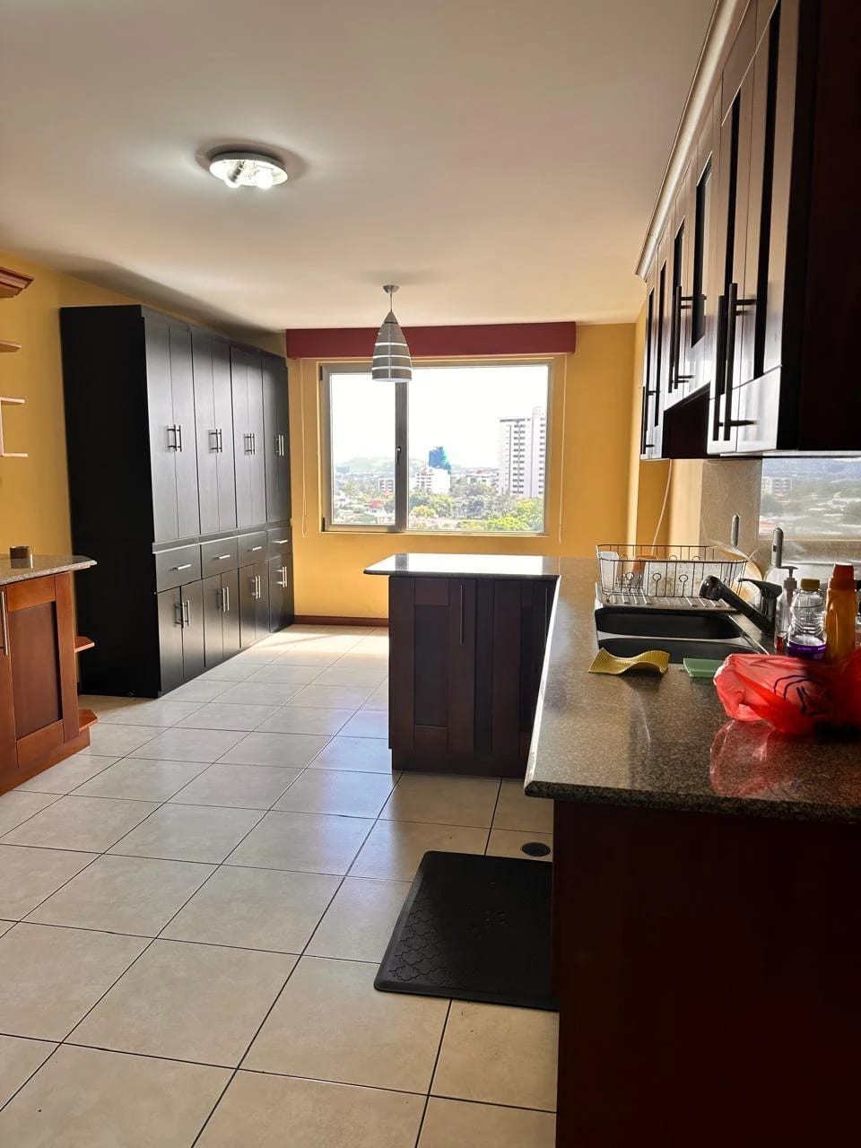 Apto en renta en zona 15 — Apartamento en Alquiler en Zona 15, Guatemala, Ciudad — foto 2 de 12
