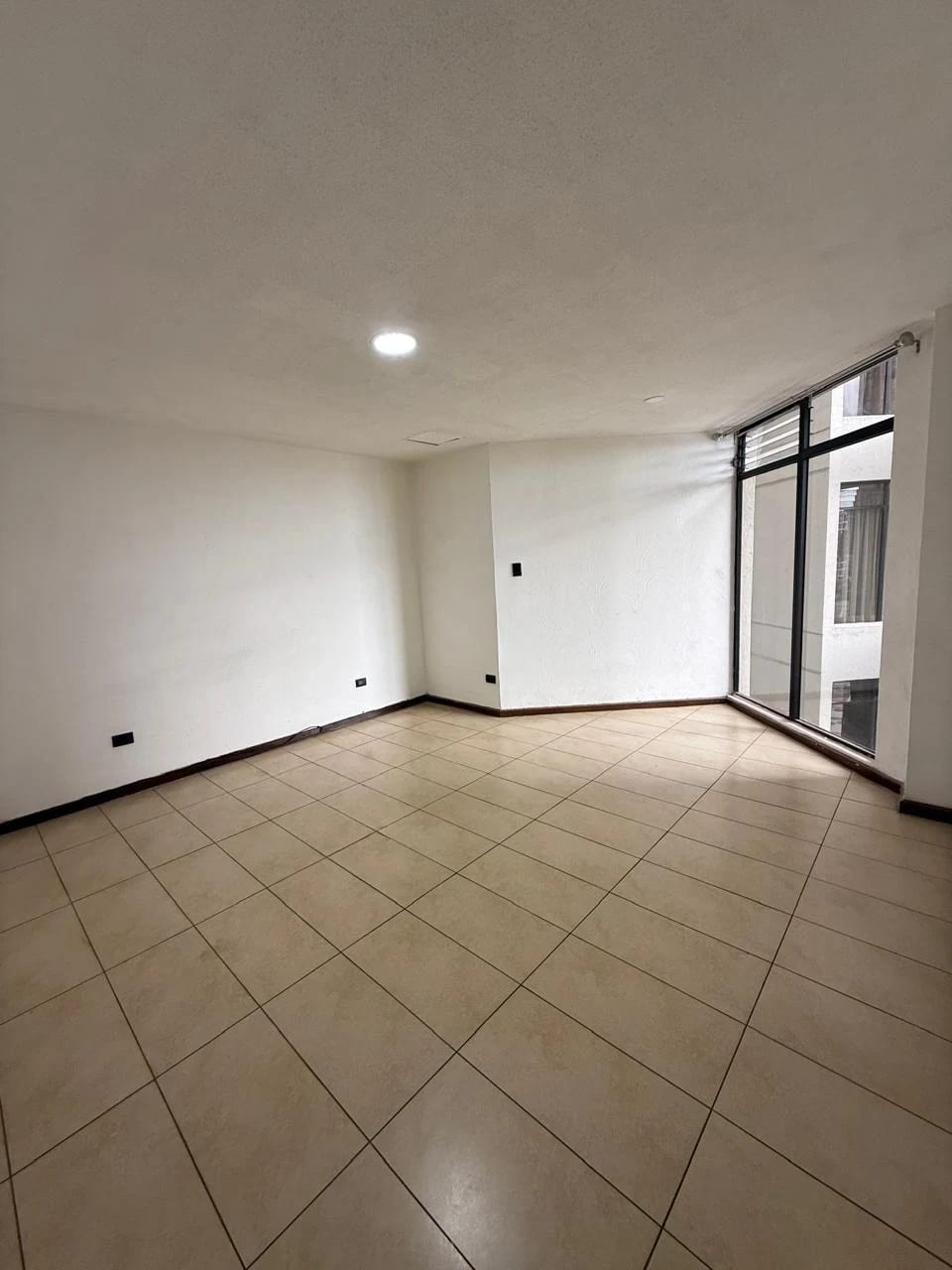 Apto en renta en zona 15 — Apartamento en Alquiler en Zona 15, Guatemala, Ciudad — foto 9 de 10