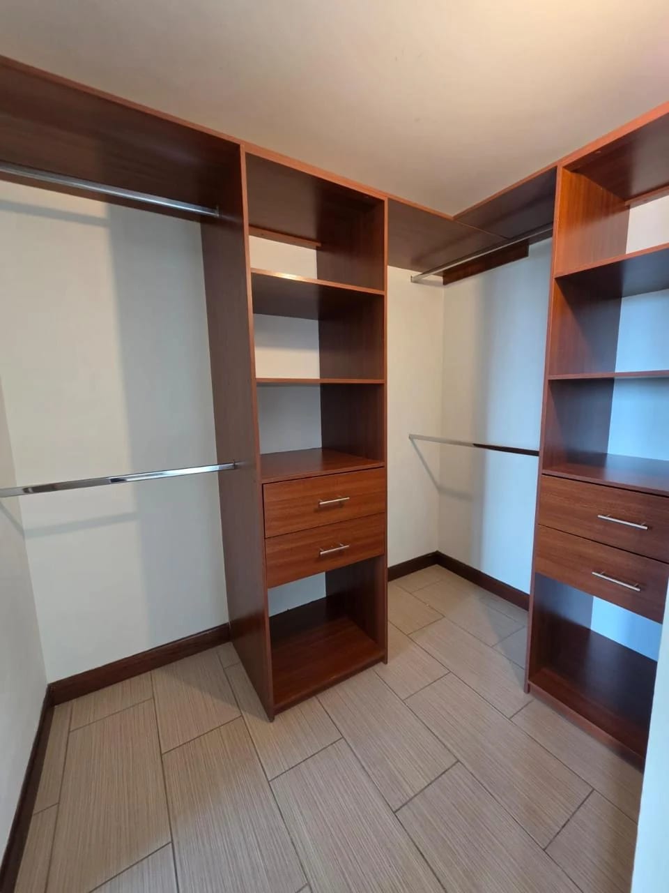 Apto en renta en zona 14!! — Apartamento en Alquiler en Zona 14, Guatemala, Ciudad — foto 6 de 9