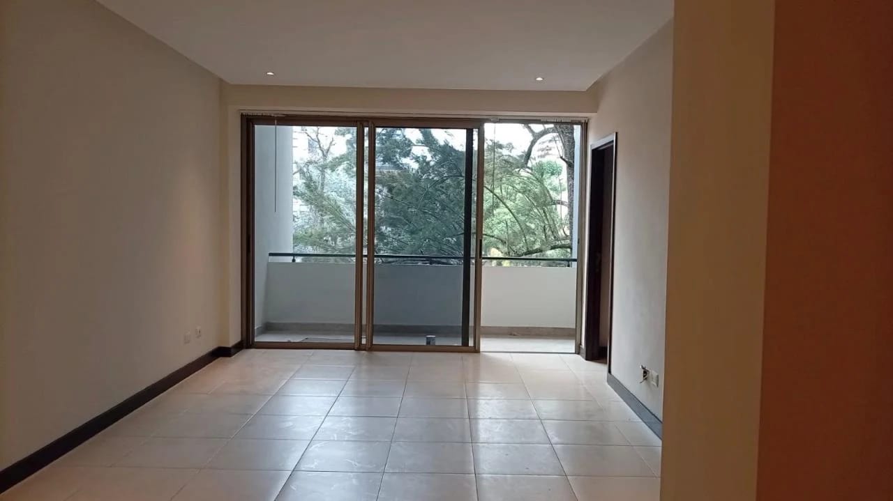 Apto en renta en zona 14, edificio antiguo — Apartamento en Alquiler en Zona 14, Guatemala, Ciudad — foto 6 de 8