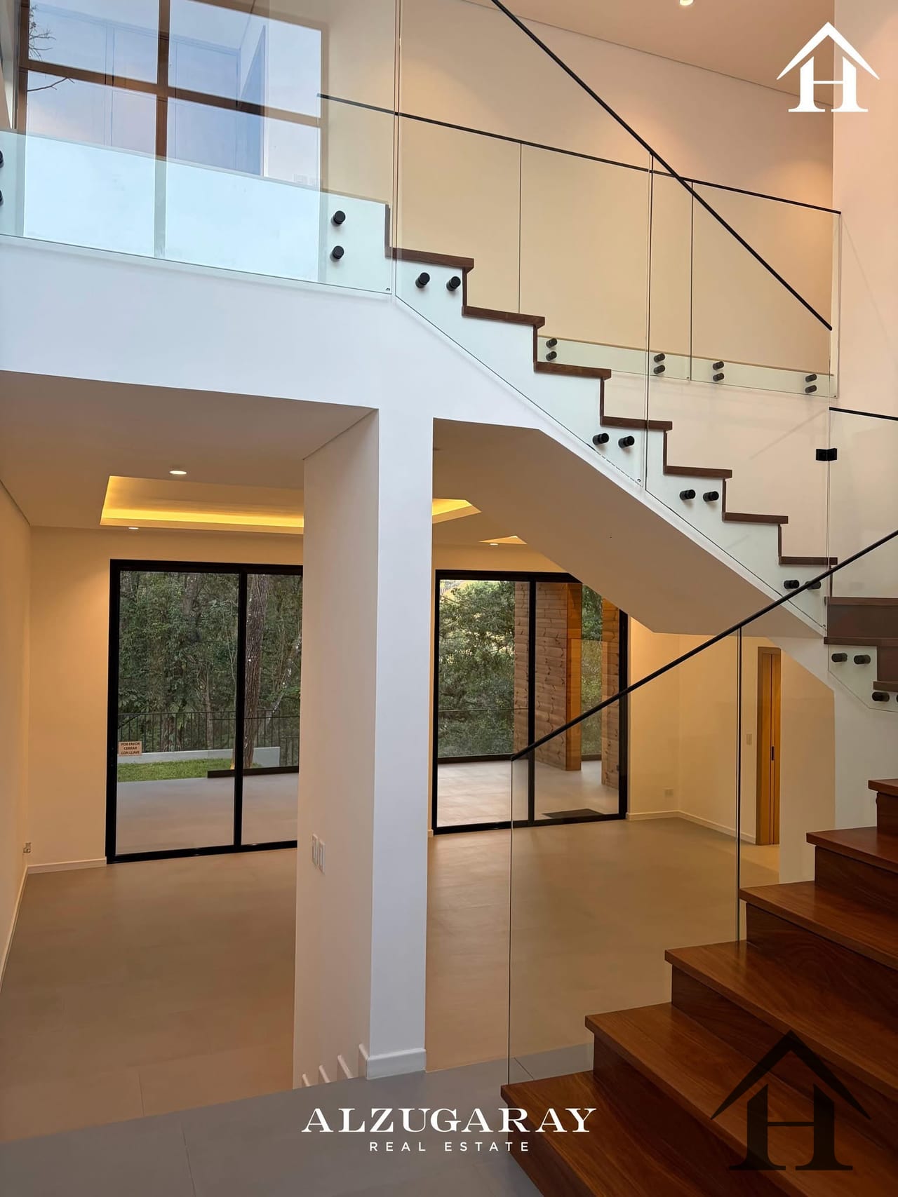 Casa espectacular Legado del Bosque zona 16 — Casa en Venta en Legado del Bosque, Zona 16, Guatemala, Ciudad — foto 4 de 13