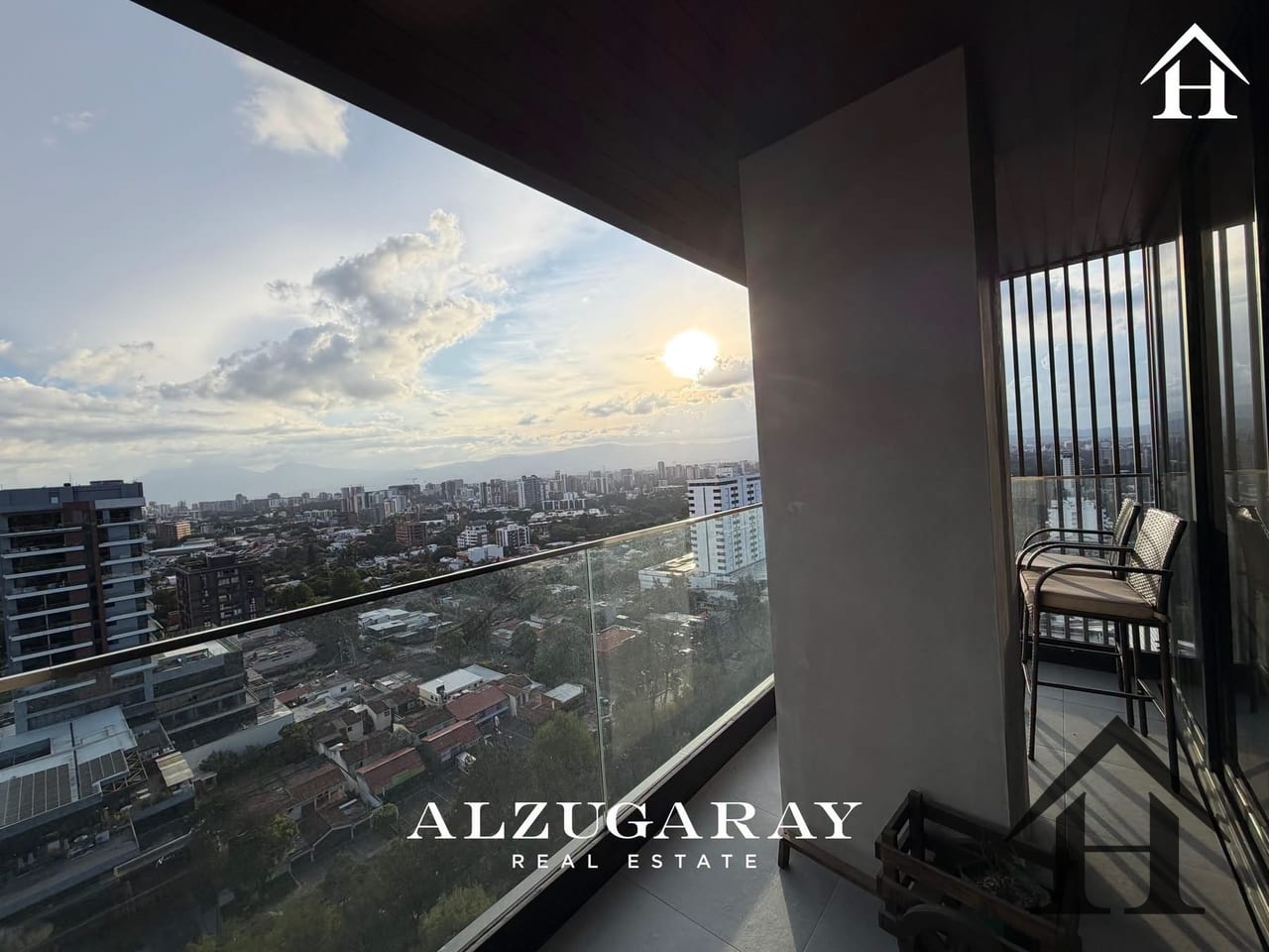 Apto espectacular zona 15 VH1 Gaura / 5 🚗 + Hab servicio — Apartamento en Alquiler en Gaura, Zona 15, Guatemala, Ciudad — foto 1 de 10