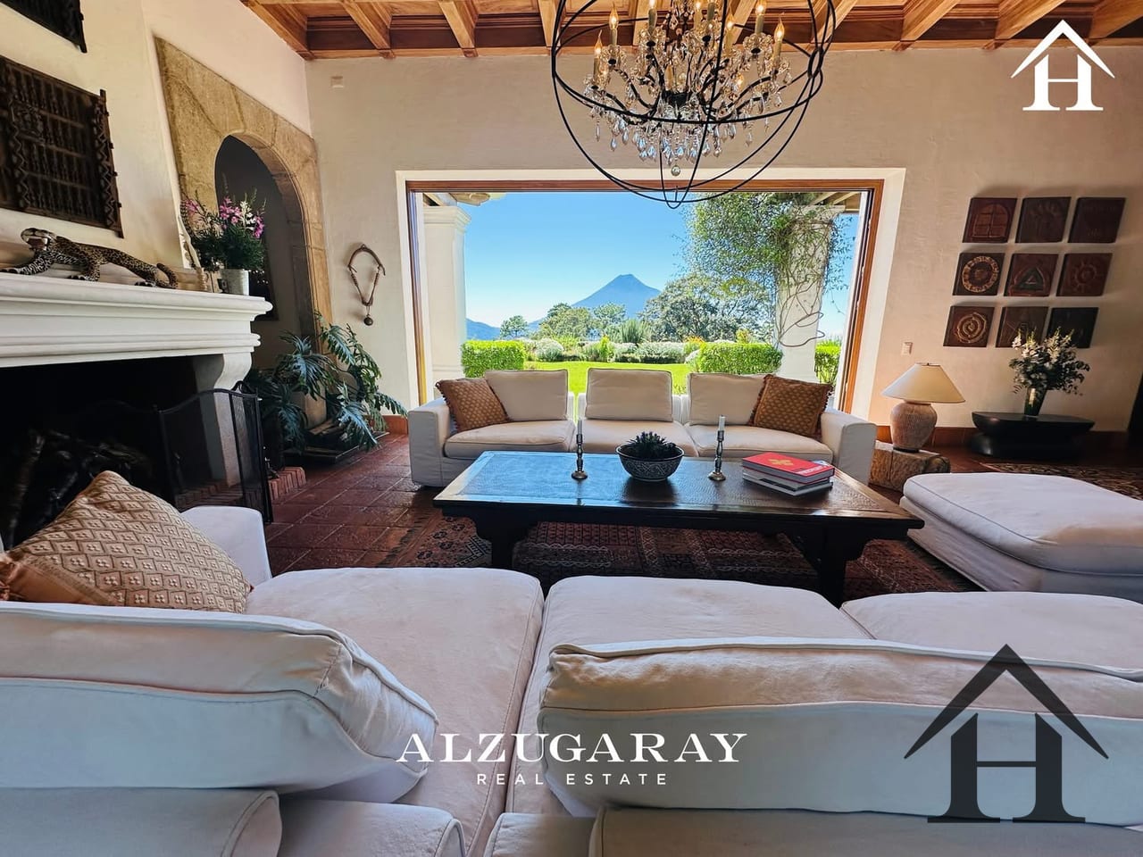 Casa de revista en Antigua, El Hato / 22,300 Vrs2 — Casa en Venta en Antigua, Sacatepéquez — foto 3 de 13