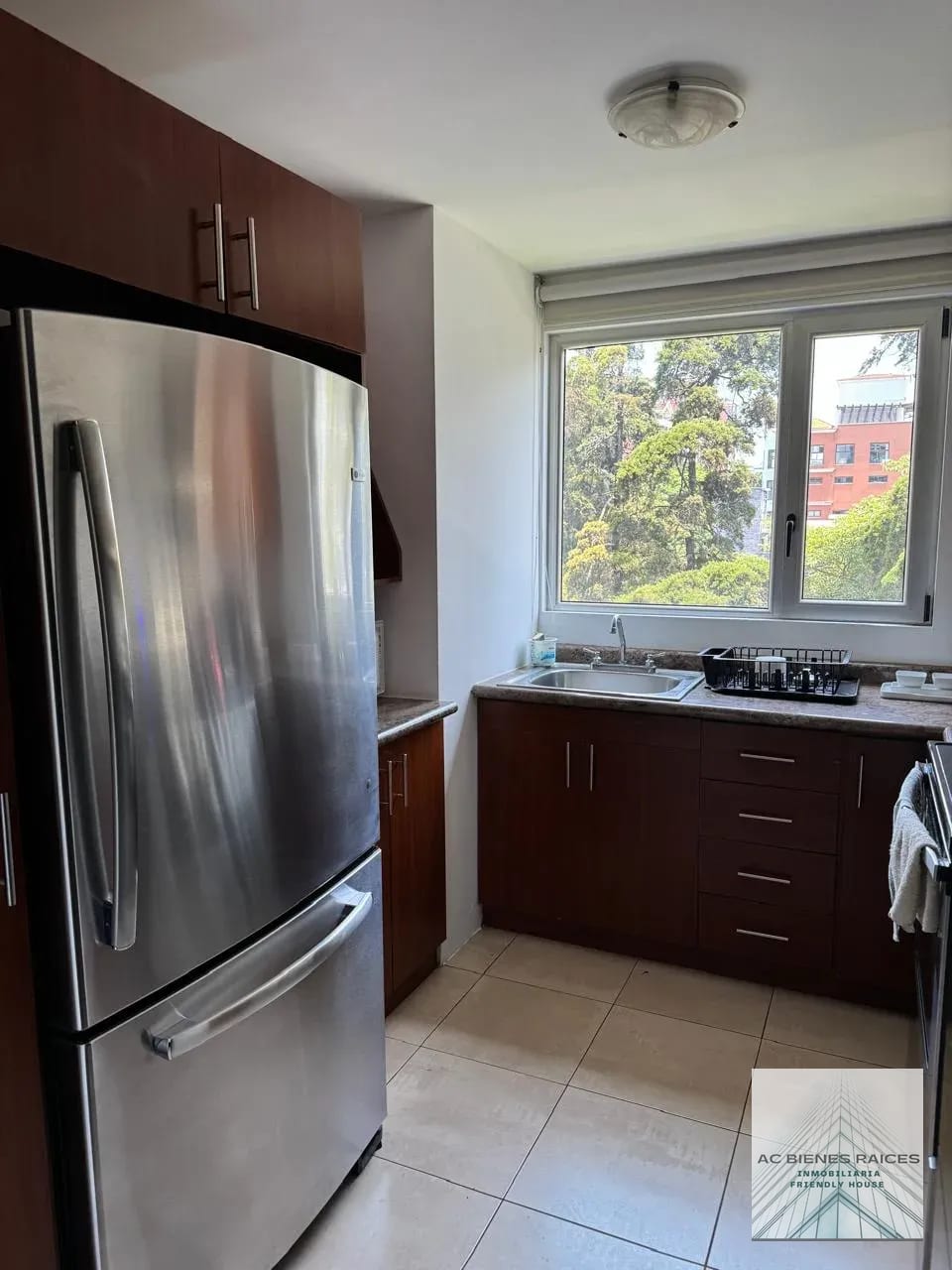 Apto amueblado cerca de Europlaza — Apartamento en Alquiler en Zona 14, Guatemala, Ciudad — foto 3 de 9