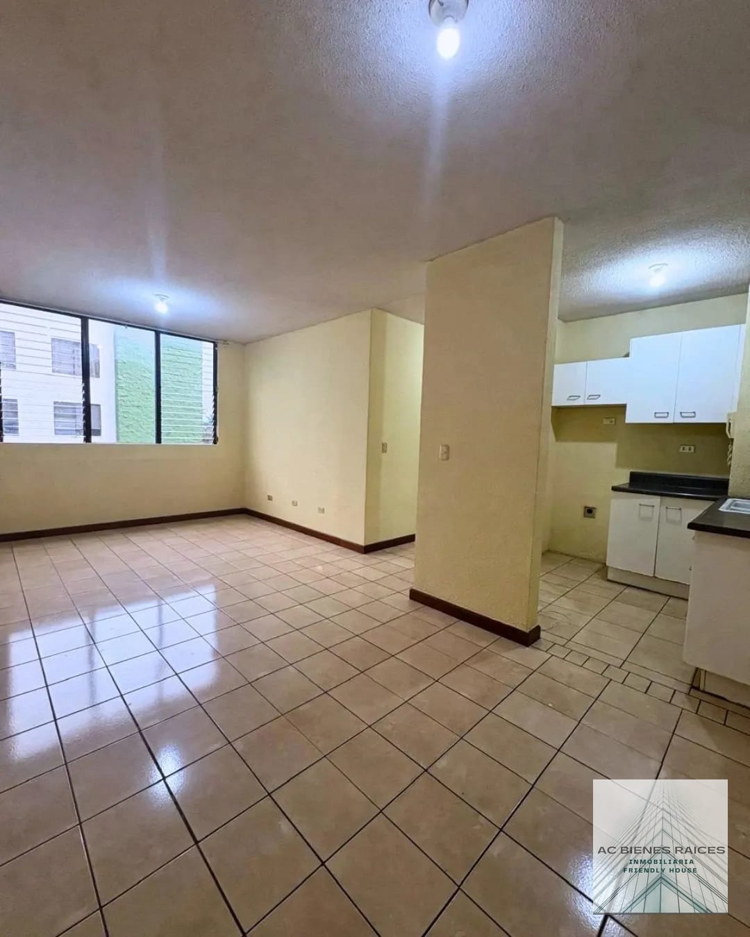 Valles de Acatán Zona 16 apto en renta — Apartamento en Alquiler en Zona 16, Guatemala, Ciudad — foto 2 de 5