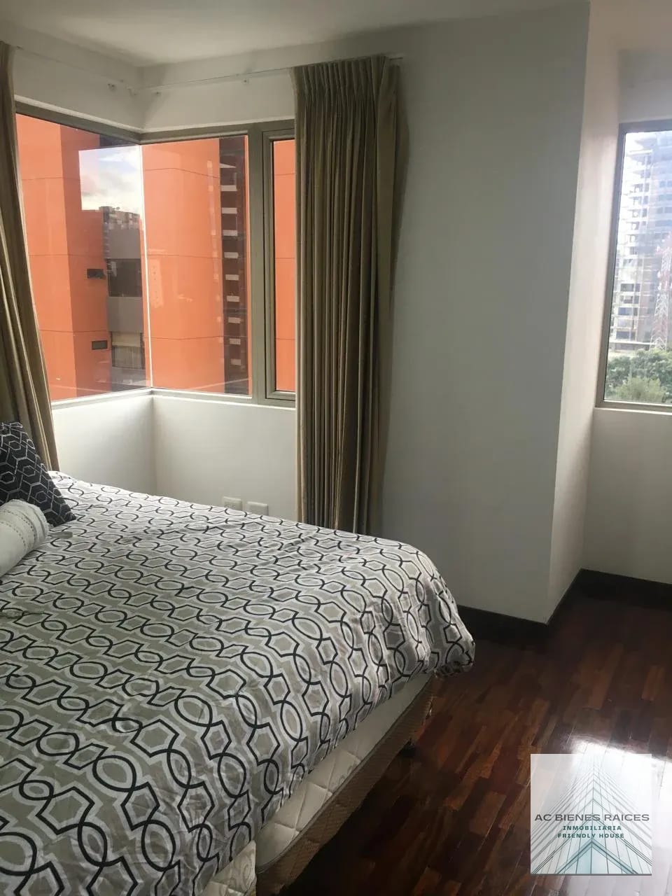 Apto amueblado de 3 hab en zona 14 — Apartamento en Alquiler en Zona 14, Guatemala, Ciudad — foto 6 de 9