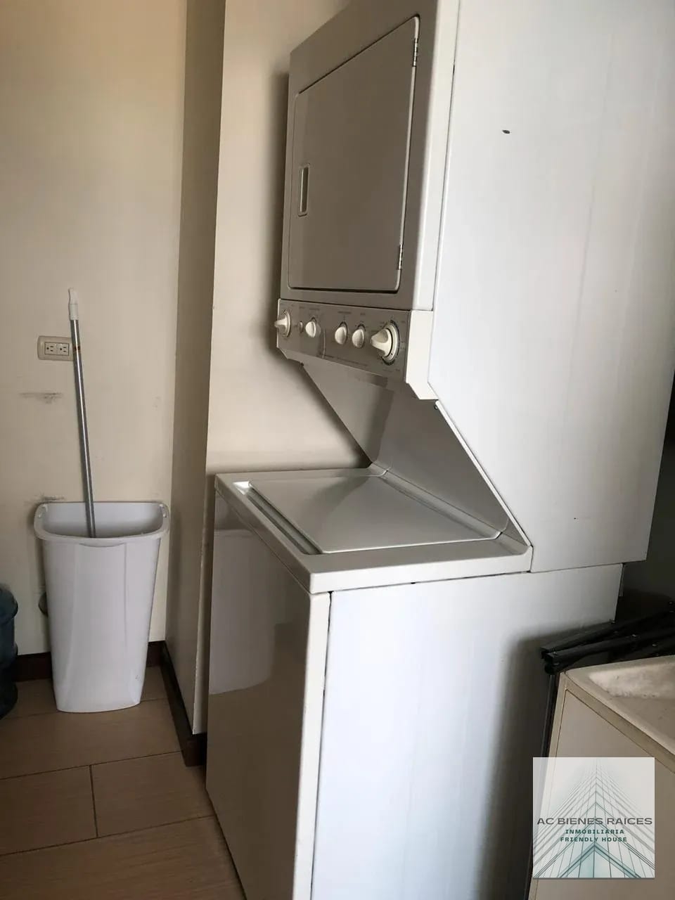 Condado La Villa renta (sin muebles) — Apartamento en Alquiler en Condado La Villa, Zona 14, Guatemala, Ciudad — foto 9 de 12