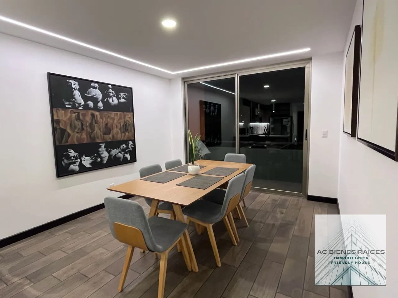 Precioso apto amueblado en zona 10 — Apartamento en Alquiler en Verona, Zona 10, Guatemala, Ciudad — foto 1 de 9