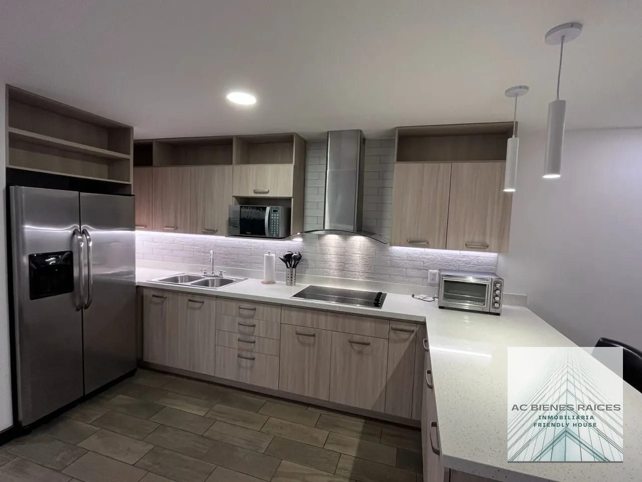 Precioso apto amueblado en zona 10 — Apartamento en Alquiler en Verona, Zona 10, Guatemala, Ciudad — foto 3 de 9