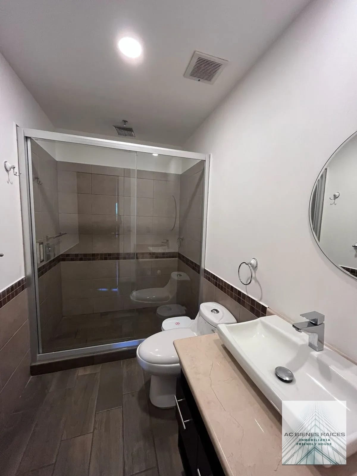 Precioso apto amueblado en zona 10 — Apartamento en Alquiler en Verona, Zona 10, Guatemala, Ciudad — foto 4 de 9