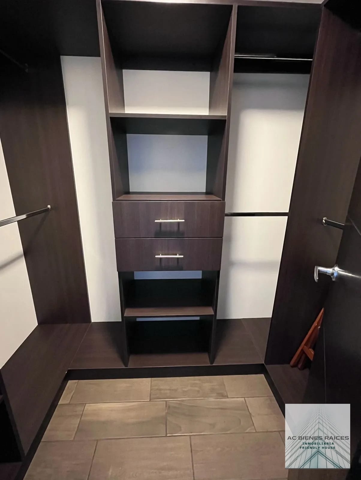 Precioso apto amueblado en zona 10 — Apartamento en Alquiler en Verona, Zona 10, Guatemala, Ciudad — foto 7 de 9
