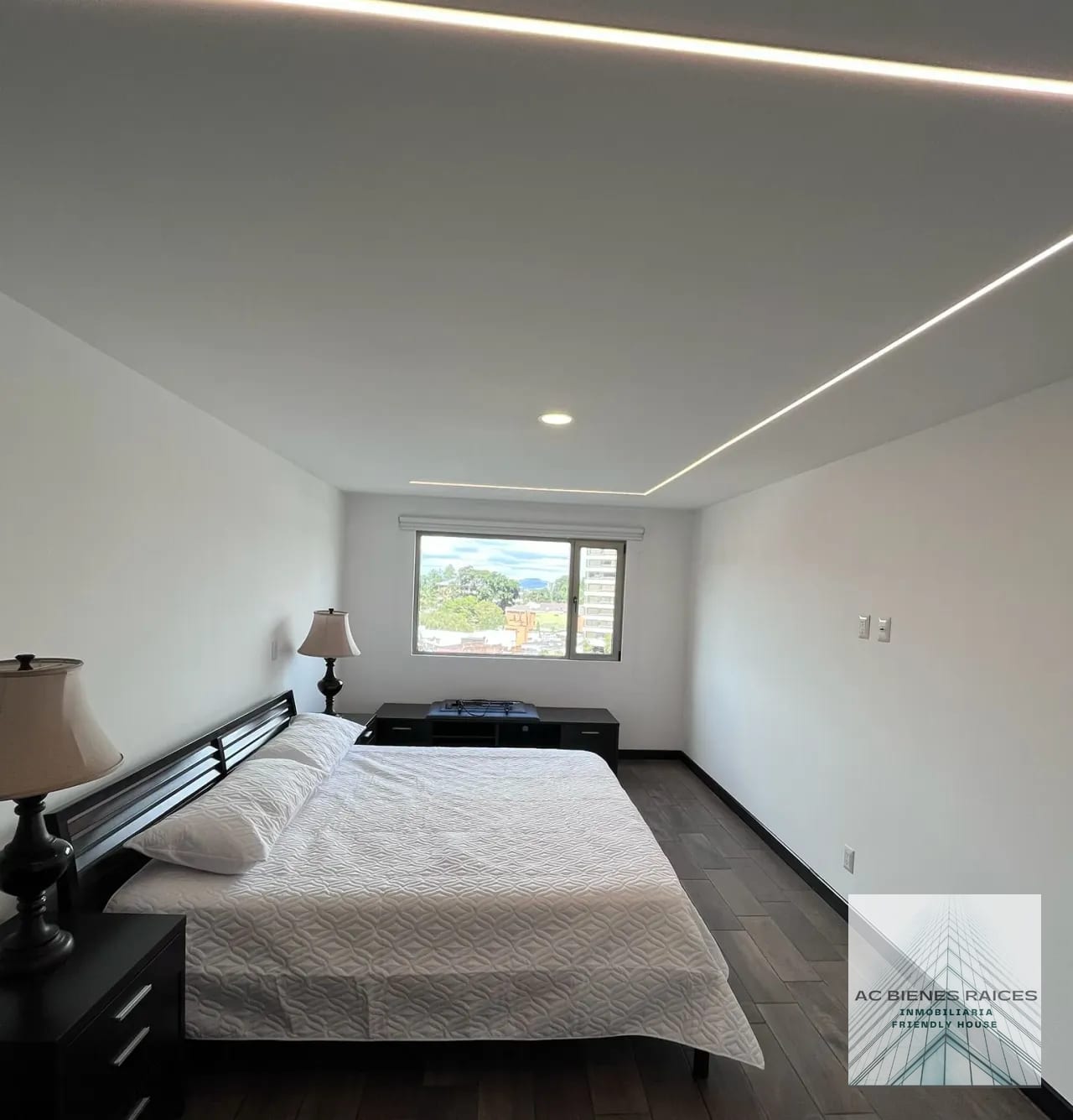 Precioso apto amueblado en zona 10 — Apartamento en Alquiler en Verona, Zona 10, Guatemala, Ciudad — foto 8 de 9