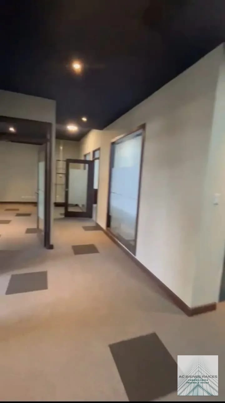 Oficina en Centro Comercial Los Próceres — Oficina en Alquiler en Zona 10, Guatemala, Ciudad — foto 8 de 12
